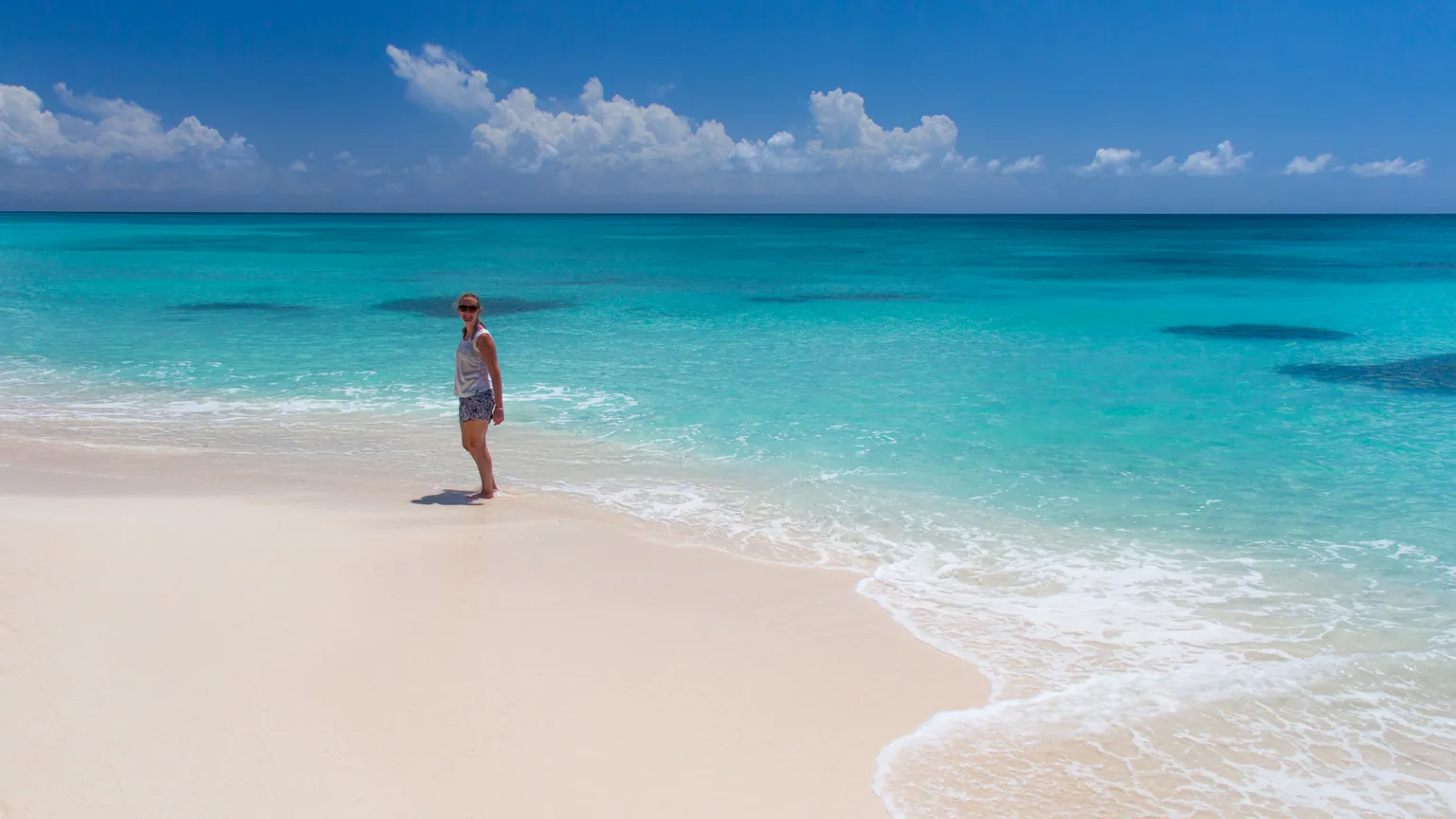 Foto real de praia em Saona Island para contextualizar excursões desde Punta Cana.